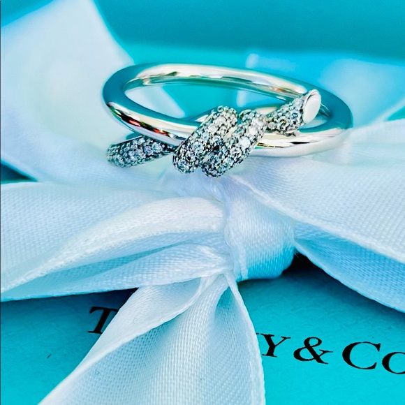 ❌❌SOLD ❌❌Authentic Tiffany double knot 18k white gold ♥️ - Picture 1 of 12